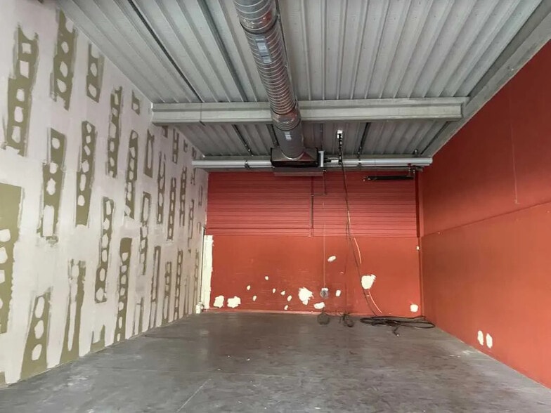 Local commercial dans Venette à louer - Photo de l’immeuble – Image 3 sur 6