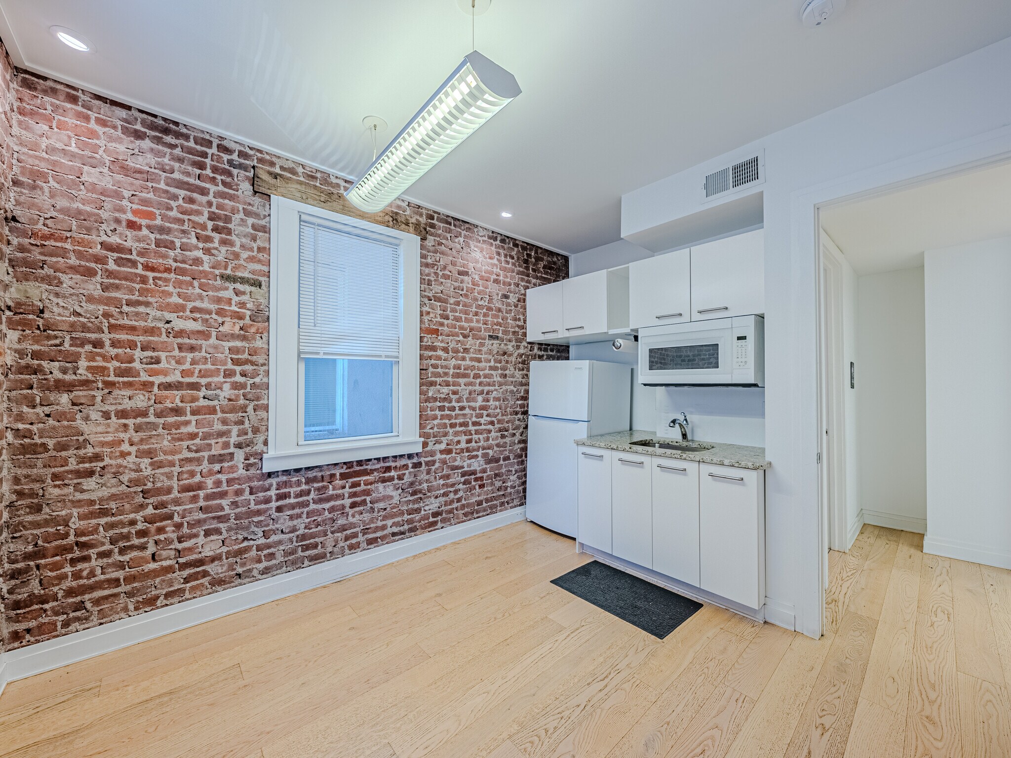 18-20 Johnson Ave, Hackensack, NJ à louer Photo intérieure– Image 1 sur 17