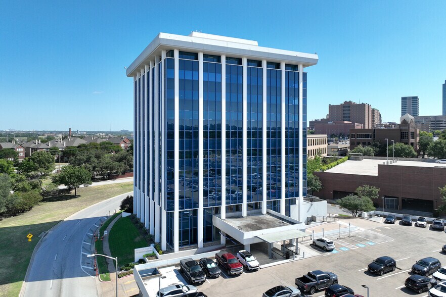 101 Summit Ave, Fort Worth, TX à louer - Photo de l’immeuble – Image 2 sur 4