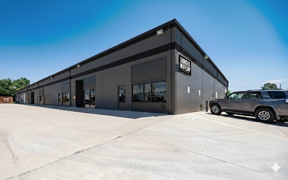 2597 W 64th Ave, Denver, CO à louer - Photo de l’immeuble – Image 1 sur 12