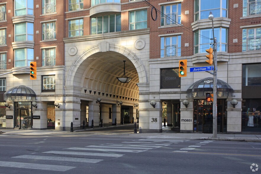 38 Avenue Rd, Toronto, ON à vendre - Photo de l’immeuble – Image 3 sur 8