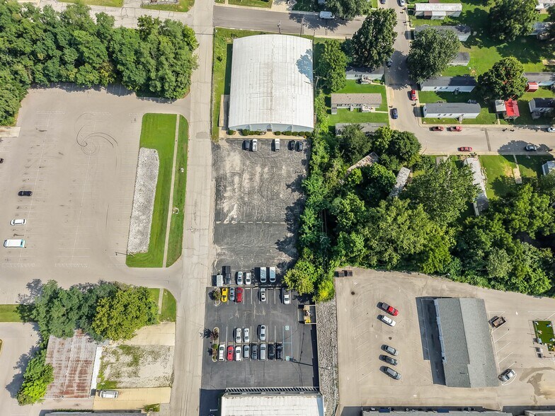 1430 Willis Dr, Bloomington, IN à vendre - Photo de l’immeuble – Image 3 sur 26