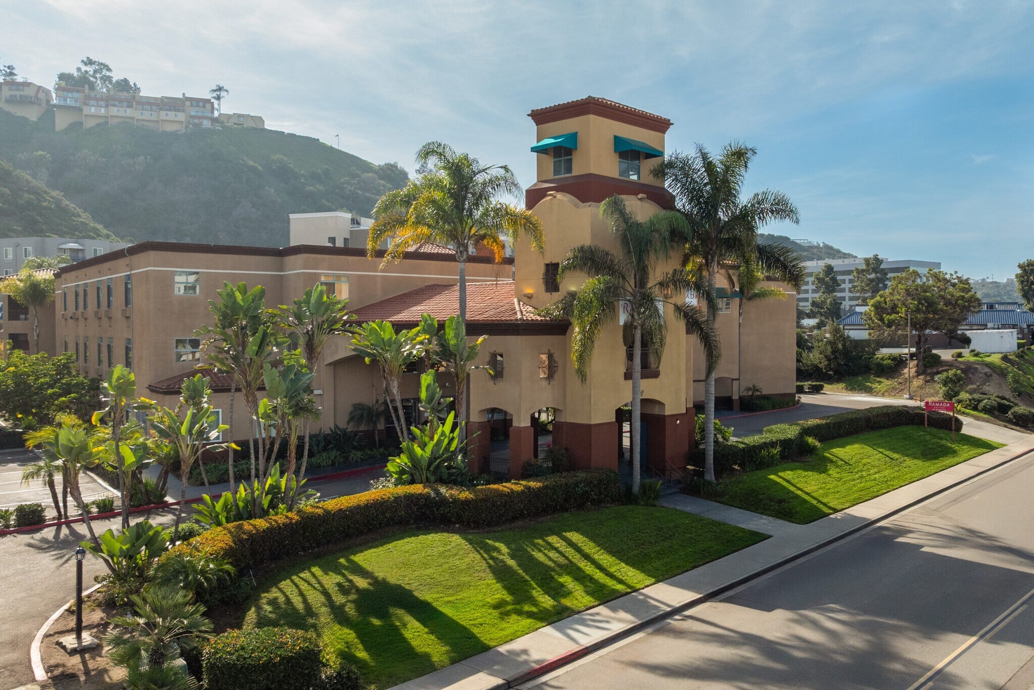 631 Camino del Rio S, San Diego, CA à vendre Photo de l’immeuble– Image 1 sur 7