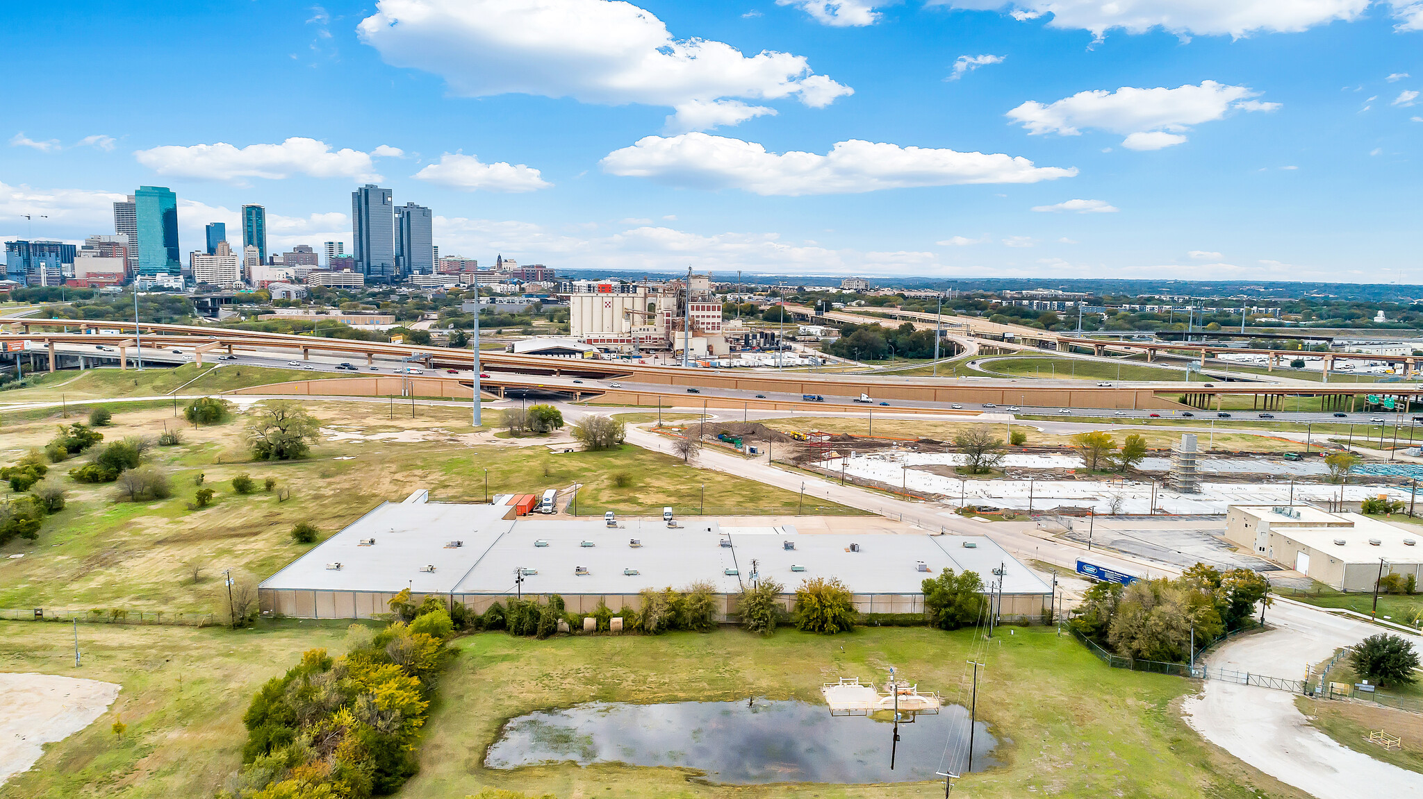 2020 E 4th St, Fort Worth, TX à louer Photo de l’immeuble– Image 1 sur 16