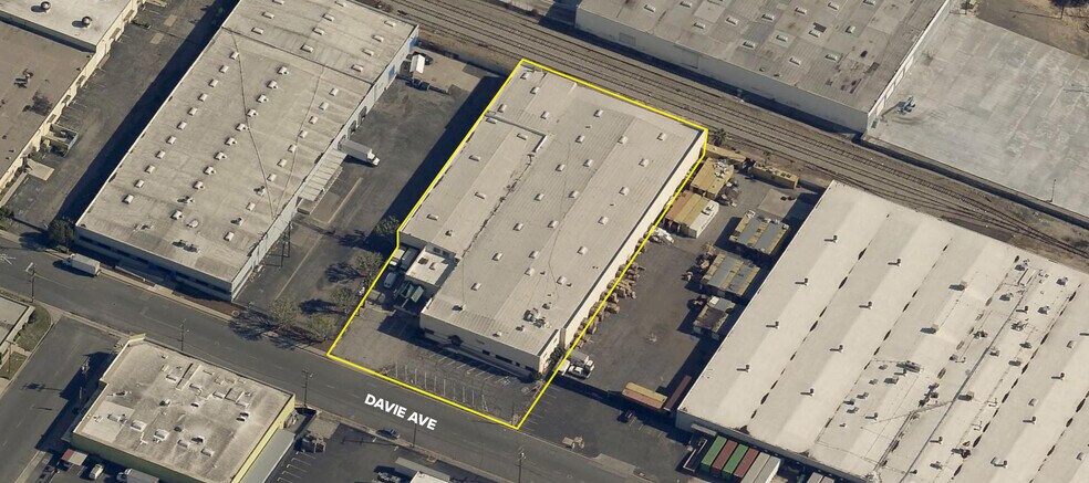 2210 Davie Ave, Commerce, CA à louer - Photo de l’immeuble – Image 2 sur 4
