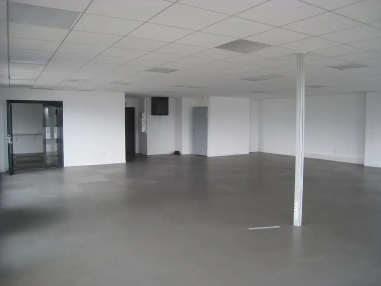 Bureau dans Aubagne à louer - Photo intérieure – Image 2 sur 6