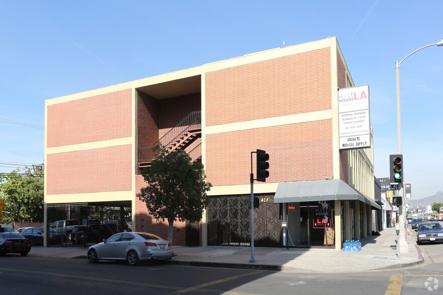 421-425 S Fairfax Ave, Los Angeles, CA à louer - Photo de l’immeuble – Image 3 sur 12