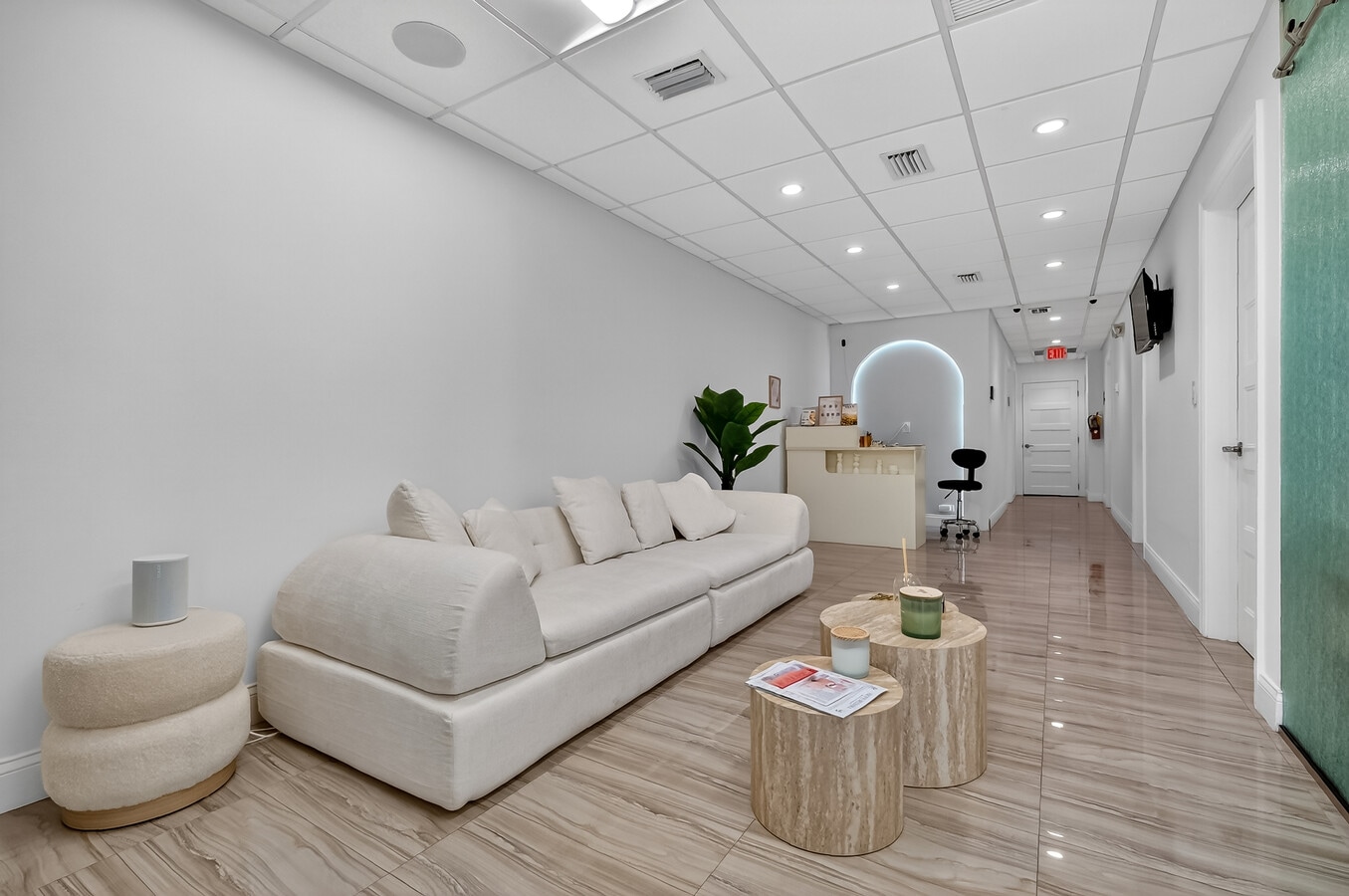 201 N University Dr, Plantation, FL 33324 - Lot 14 - - Photo intérieure - Image 1 of 23