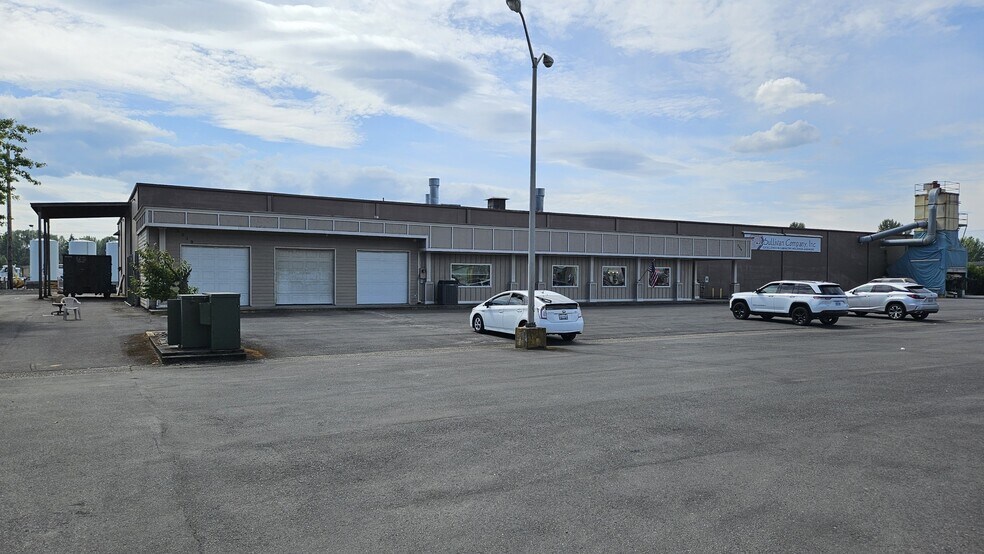 2219 Talley Way, Kelso, WA à vendre - Photo de l’immeuble – Image 2 sur 17