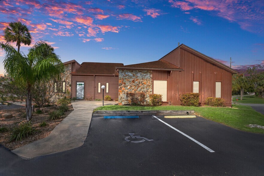 700 SE 5th Ter, Crystal River, FL à vendre - Photo de l’immeuble – Image 3 sur 34