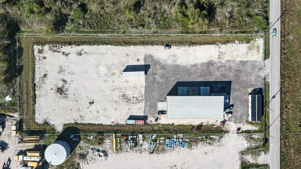 14325 W Hardy Rd, Houston, TX à louer - Photo de l’immeuble – Image 2 sur 33