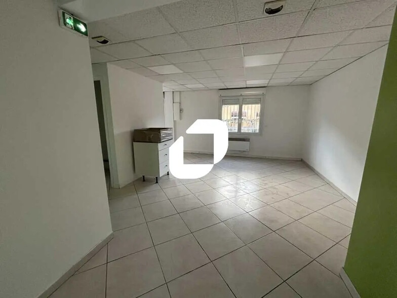 Bureau dans Ris-Orangis à louer - Photo intérieure – Image 2 sur 10