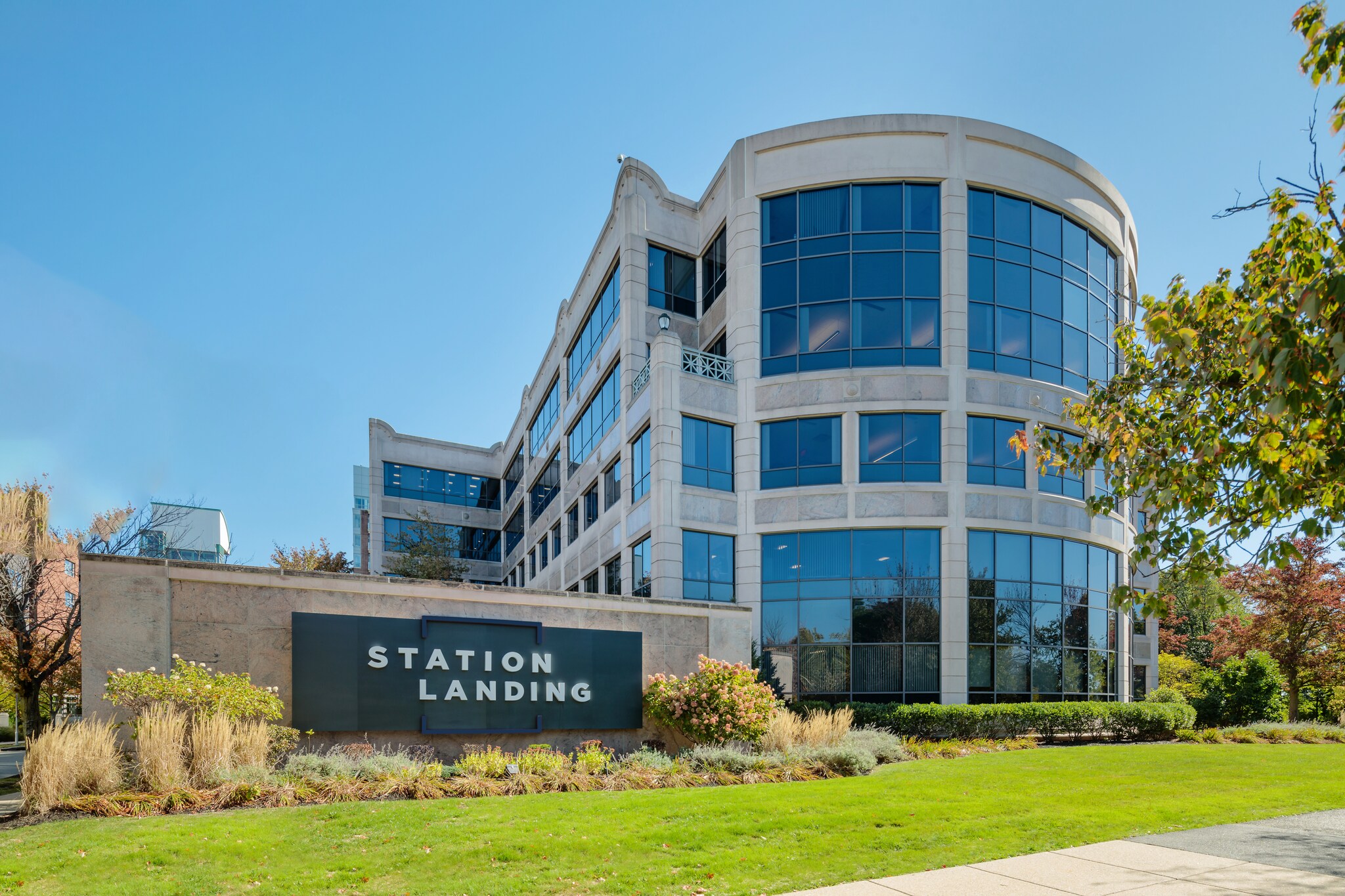 101 Station Landing, Medford, MA à louer Photo de l’immeuble– Image 1 sur 9