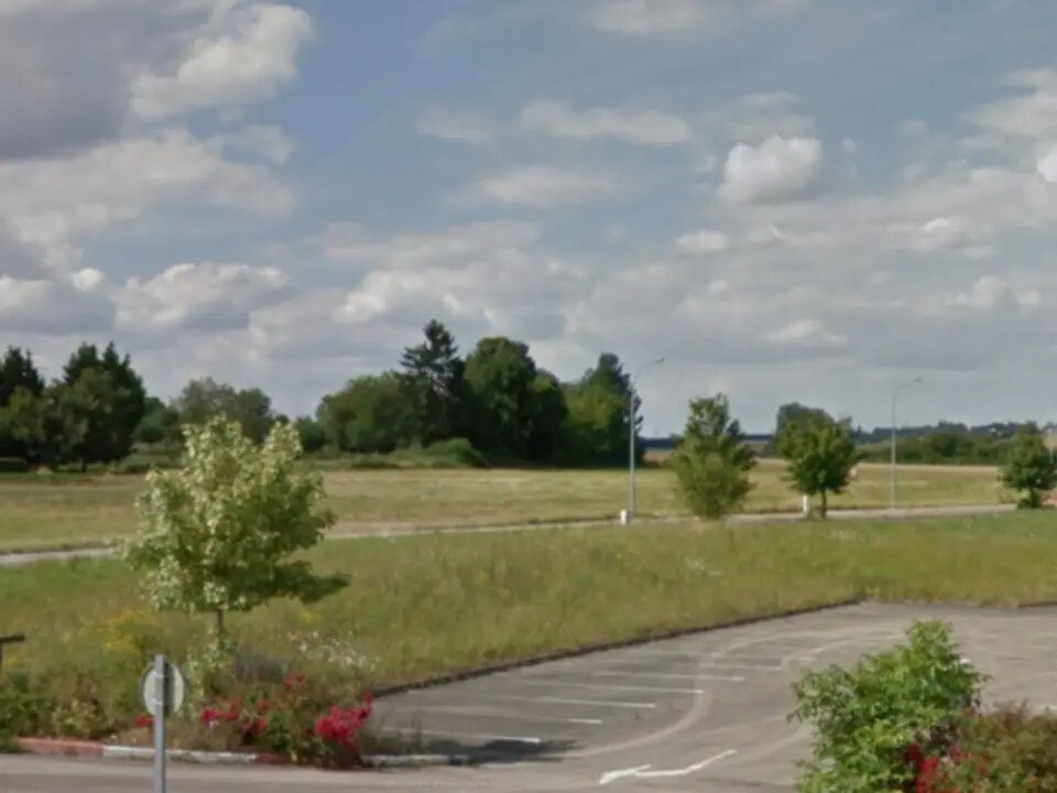 Terrain dans Saint-Julien-du-Sault à vendre Photo de l’immeuble– Image 1 sur 3