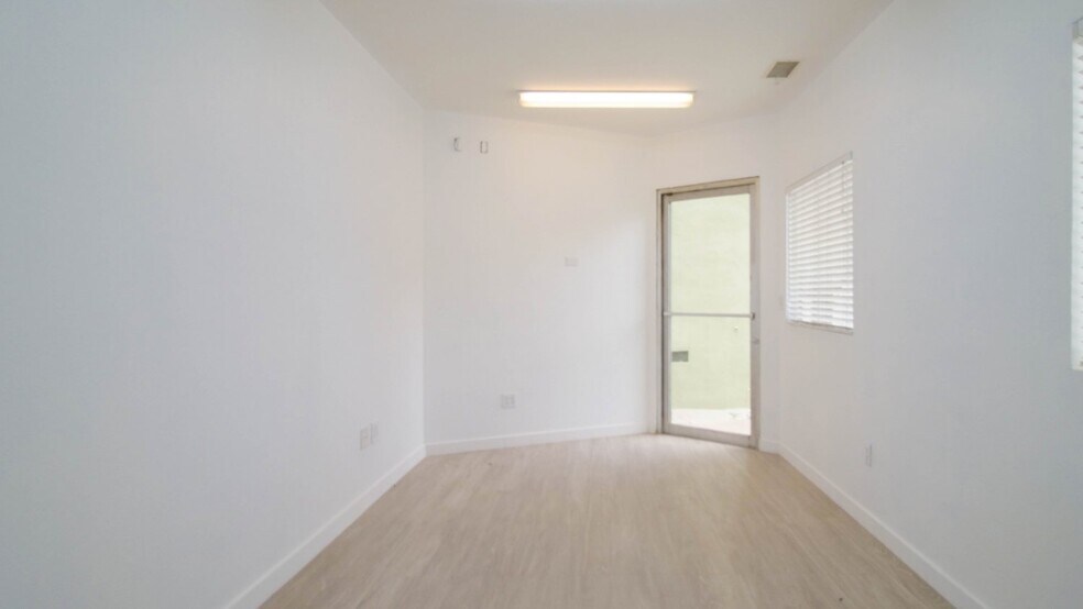 7161 Foothill Blvd, Tujunga, CA à vendre - Photo de l’immeuble – Image 3 sur 46