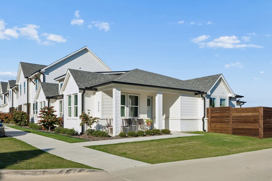9524 Thorncrown Ln, Fort Worth, TX à vendre - Photo de l’immeuble – Image 2 sur 21