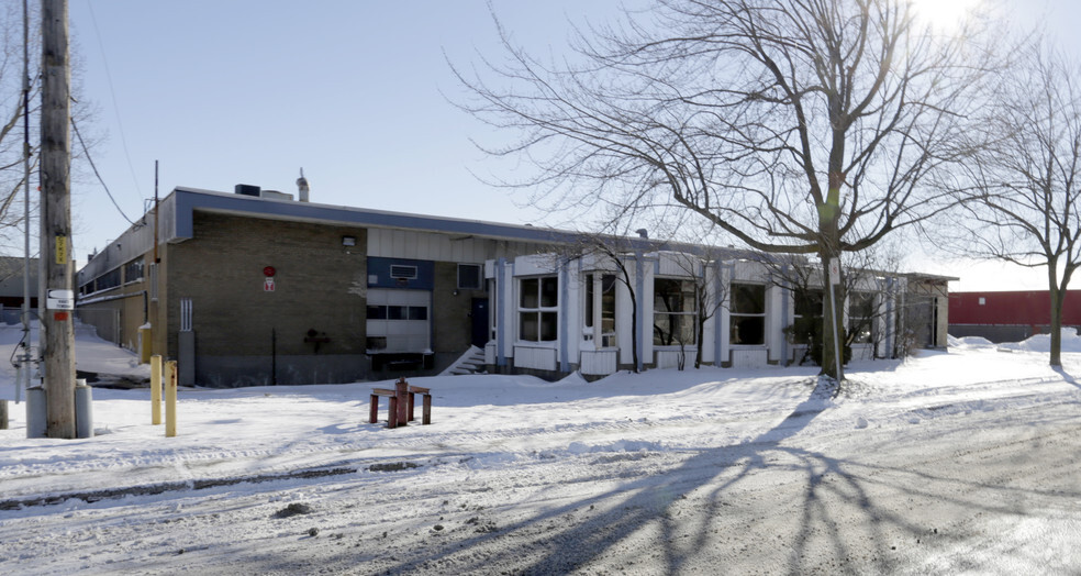 909 St Upton, Montréal, QC à louer - Photo principale – Image 1 sur 2