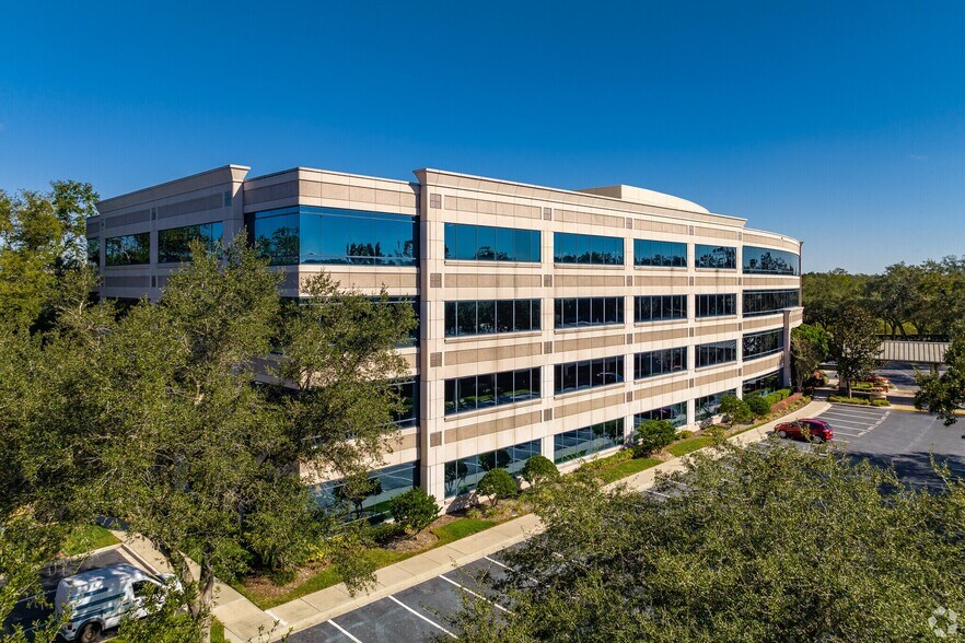 12802 Tampa Oaks Blvd, Tampa, FL à louer - Photo de l’immeuble – Image 3 sur 9