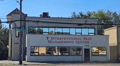 2410 Hempstead Tpke, East Meadow, NY à louer Photo de l’immeuble– Image 1 sur 6