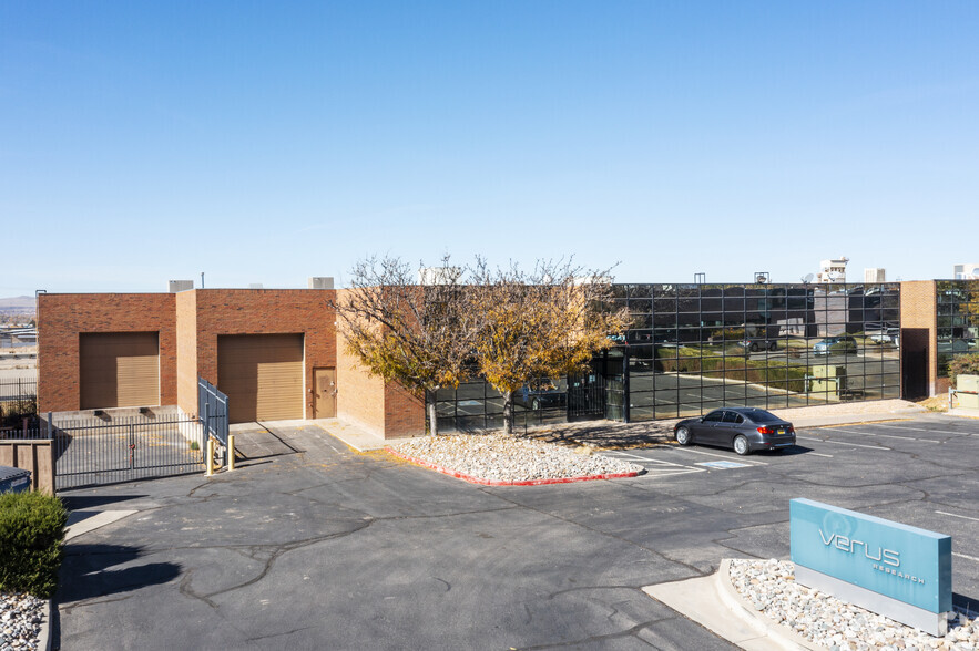 5541 Midway Park Pl NE, Albuquerque, NM à louer - Photo principale – Image 1 sur 20