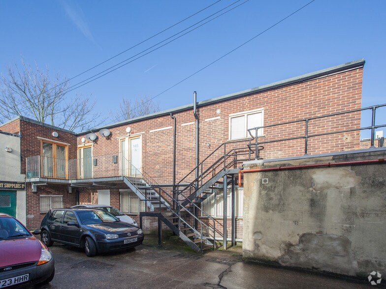 149-155 High St, New Malden à vendre - Photo de l’immeuble – Image 3 sur 3