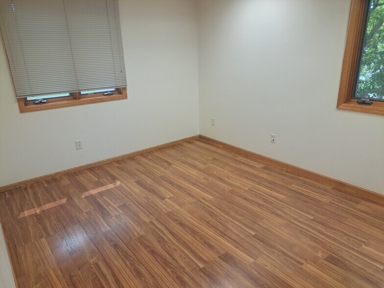 7600 143rd St W, Apple Valley, MN à louer - Photo de l’immeuble – Image 3 sur 13