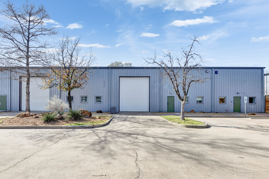 407 Radam Ln, Austin, TX à louer - Photo de l’immeuble – Image 1 sur 21