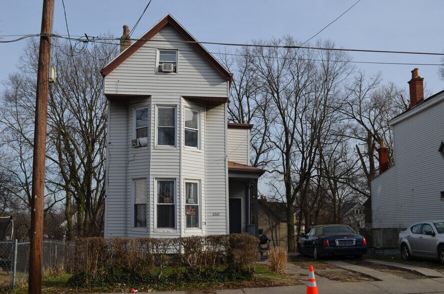 1262 Iliff Ave, Cincinnati, OH à vendre - Photo principale – Image 1 sur 1