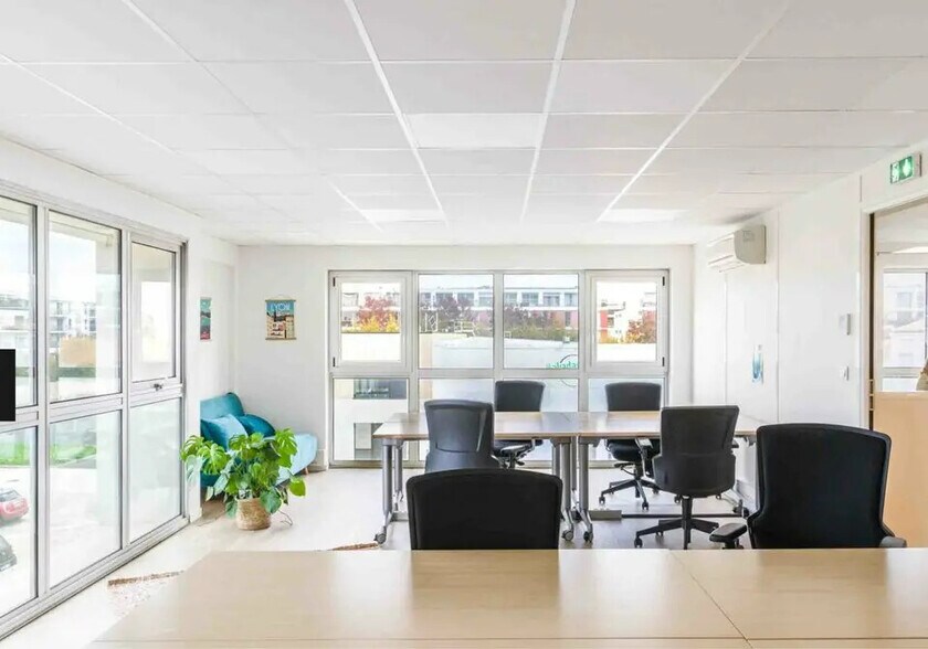 Bureau dans Bordeaux à louer - Photo de l’immeuble – Image 3 sur 4