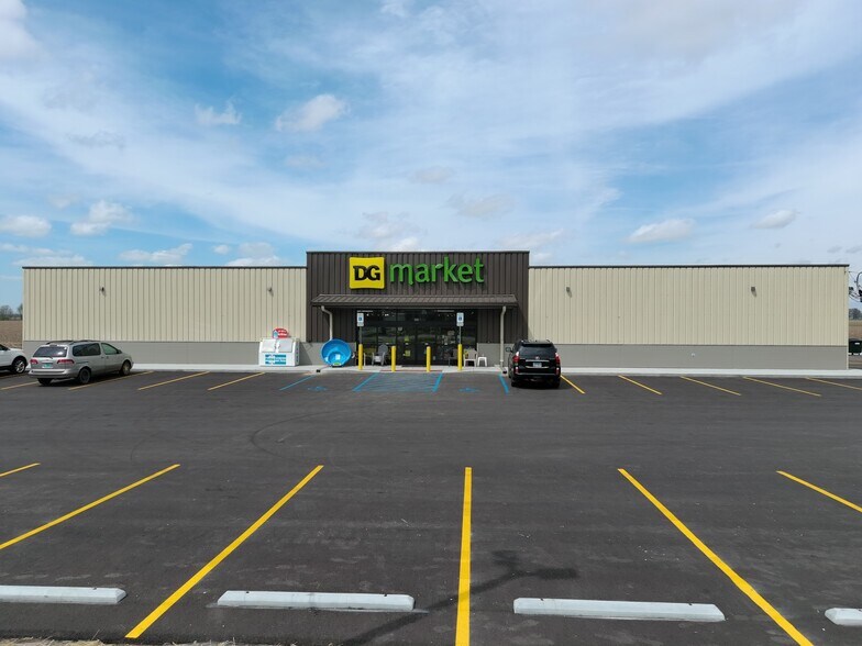 305 E Lincoln Hwy, Franklin Grove, IL à vendre - Photo principale – Image 1 sur 1