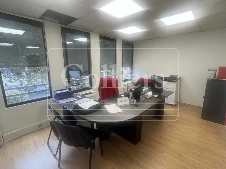 Bureau dans Marseille à louer - Photo de l’immeuble – Image 2 sur 8