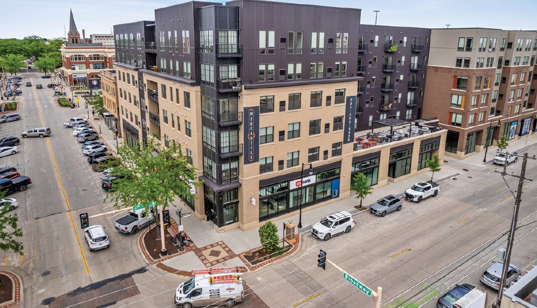405 Broadway N, Fargo, ND à louer Photo principale– Image 1 sur 2