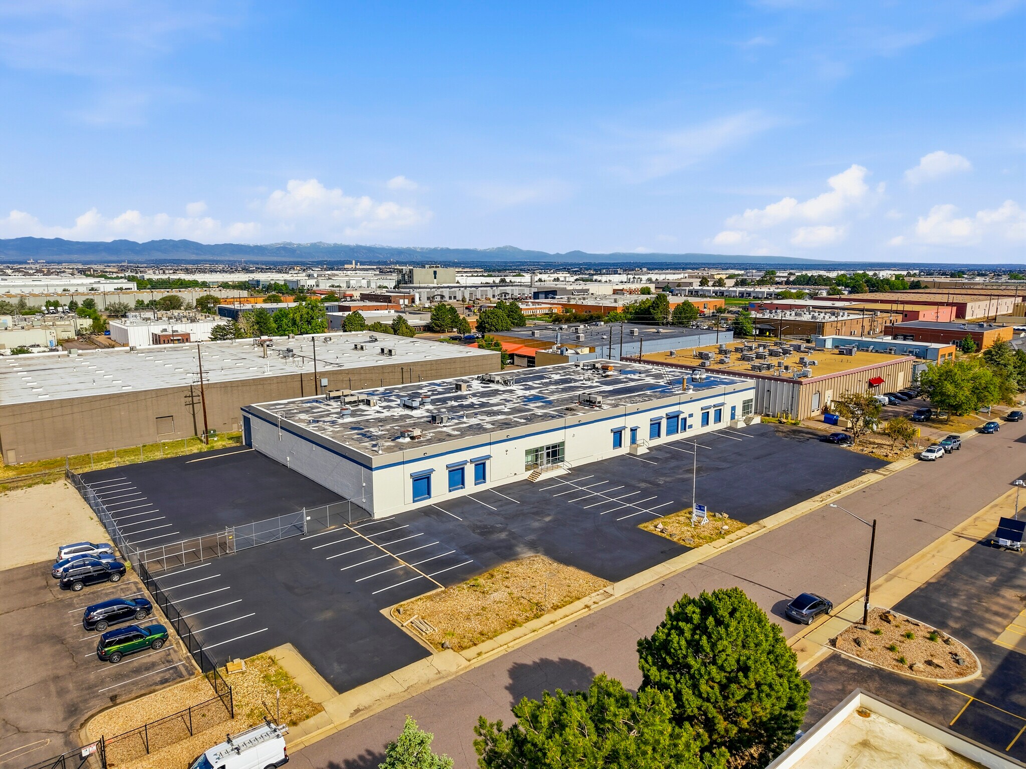 4555-4585 Kingston St, Denver, CO à louer Photo de l’immeuble– Image 1 sur 16