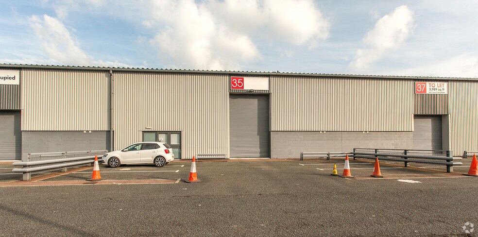 Spindus Rd, Liverpool à louer - Photo de l’immeuble – Image 3 sur 12