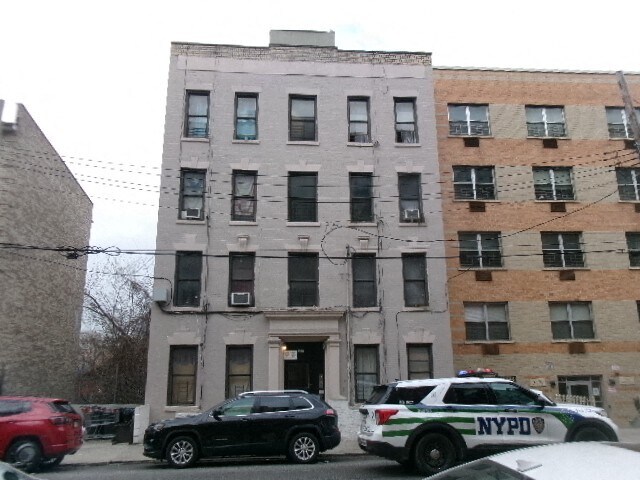 3477 Fort Independence St, Bronx, NY à vendre - Photo principale – Image 1 sur 1