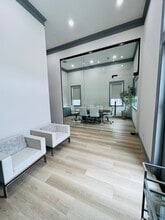 1325 Main St, Katy, TX à louer Photo de l’immeuble– Image 1 sur 14