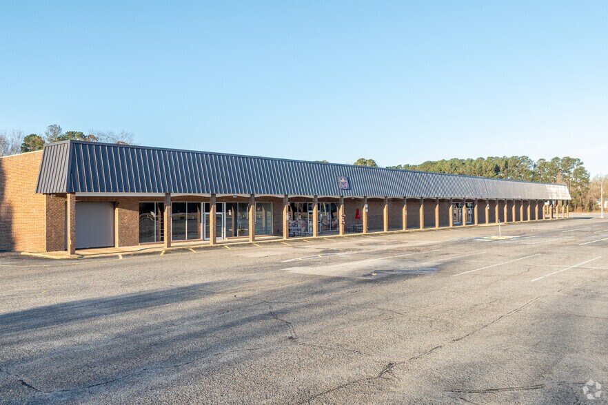 1403 S Pollock St, Smithfield, NC à louer - Photo principale – Image 2 sur 8