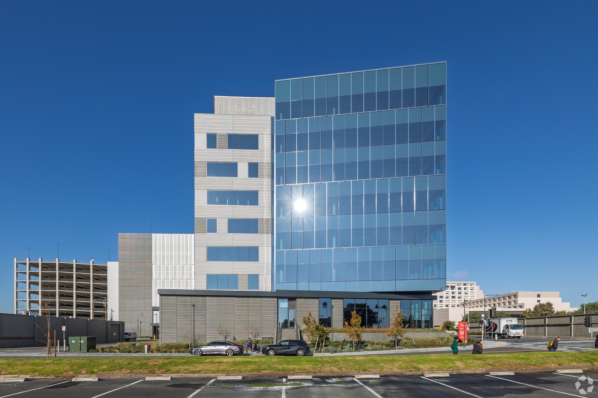 1699 Bayshore Hwy, Burlingame, CA à louer Photo principale– Image 1 sur 6