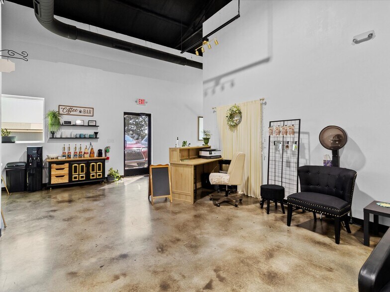 801 S Tyler Ave, Blanchard, OK à vendre - Photo de l’immeuble – Image 2 sur 30