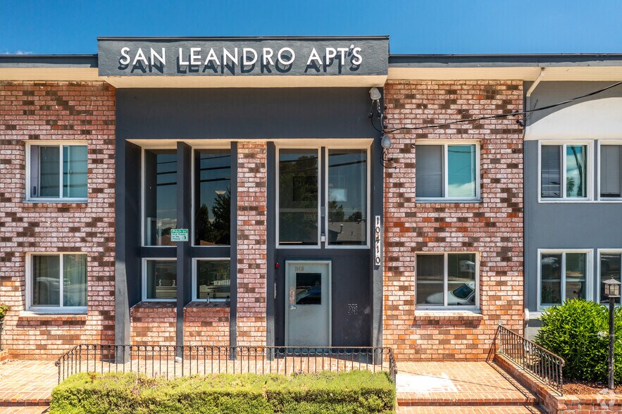 10410 Foothill Blvd, Oakland, CA à vendre - Photo de l’immeuble – Image 2 sur 23