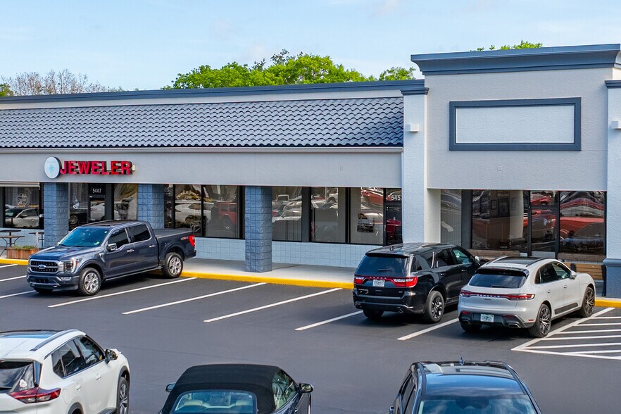 5311-5461 Airport Pulling Rd N, Naples, FL à louer - Photo de l’immeuble – Image 3 sur 8