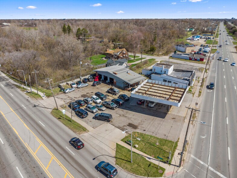 2617 Middlebelt Rd, Inkster, MI à louer - Photo principale – Image 1 sur 27