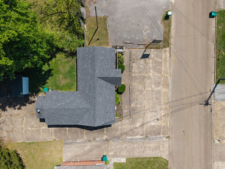 106 Tucker St, Jackson, TN à louer - Photo de l’immeuble – Image 2 sur 16