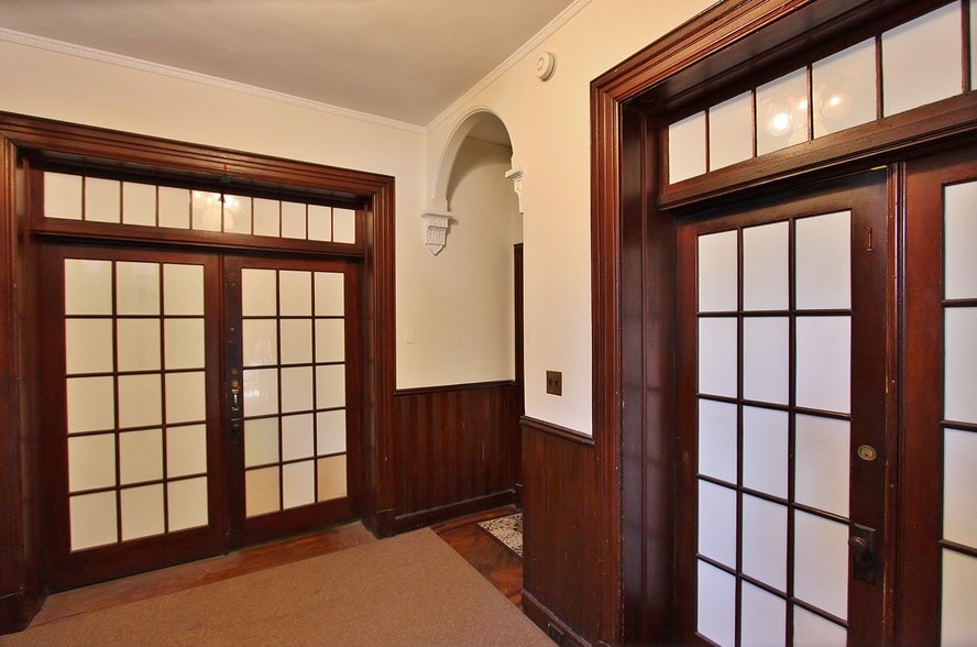 58 Saint James St, Kingston, NY à vendre - Photo intérieure – Image 3 sur 62