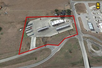 Plus de détails pour 901 S Eagle St, Weimar, TX - Local commercial à vendre
