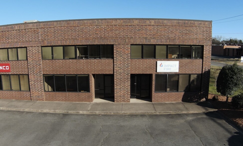 340-342 Crompton St, Charlotte, NC à louer - Photo de l’immeuble – Image 2 sur 12