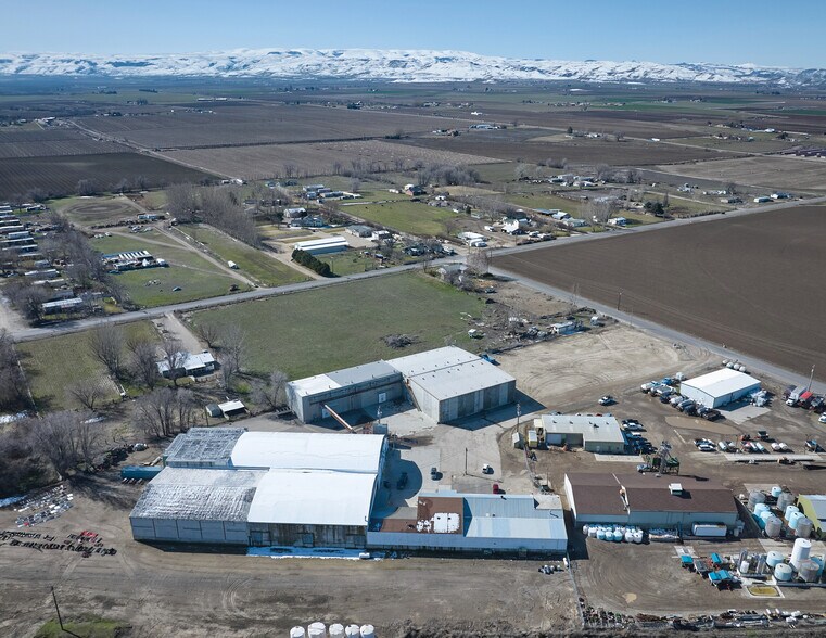 3656 Industrial Rd, Homedale, ID à vendre - Photo de l’immeuble – Image 3 sur 8