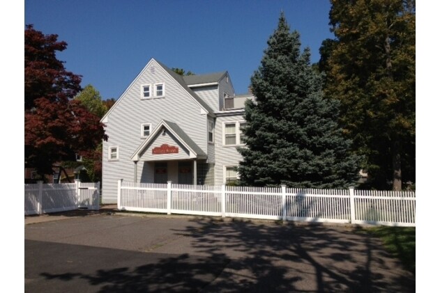 111 Gillett St, Hartford, CT à vendre - Photo de l’immeuble – Image 3 sur 4