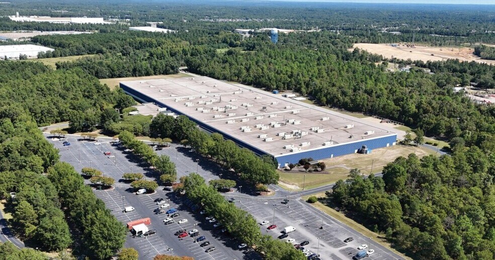 2000 Carolina Pines Dr, Blythewood, SC à louer - Photo de l’immeuble – Image 1 sur 6