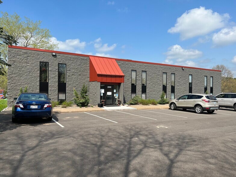 2000 S Industrial Blvd, Stillwater, MN à louer - Photo de l’immeuble – Image 1 sur 5
